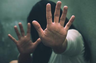 Abusi su alunna disabile, a Taranto confermati i domiciliari per il professore 50enne