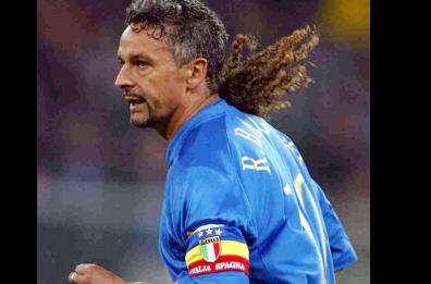 In cinque entrano in casa di Roberto Baggio e lo rapinano: calciatore colpito alla testa
