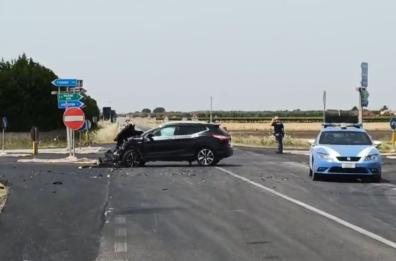 Statale 272, schianto frontale tra due auto all'incrocio «della morte» san Matteo, per Apricena: cinque feriti 