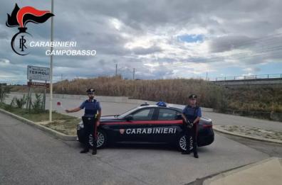 Posto di blocco a Termoli, si libera della droga gettandola dal finestrino: arrestato 26enne di Foggia