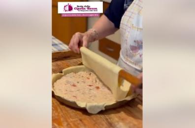 Il famigerato calzone di cipolla rossa di Acquaviva? Ecco come si fa 