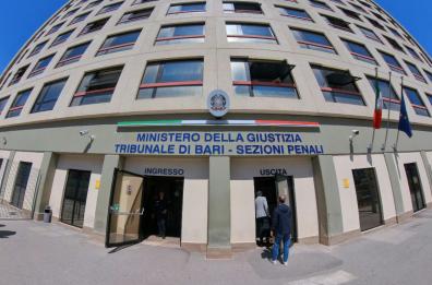 «Soldi per sentenze tributarie», a processo commercialista Soave