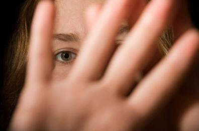 Denuncia di una 13enne nel Tarantino: «Io violentata dal branco». Ora indaga la Polizia