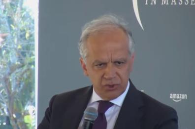 Piantedosi a Manduria al Forum in Masseria: «Intendiamo estendere l'uso dei taser»