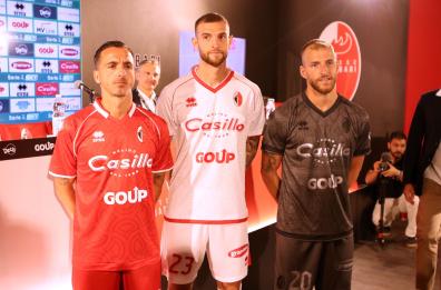 Bari calcio, presentate le nuove maglie per la stagione 2024-2025