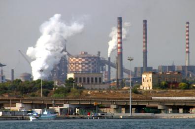 Taranto, sull'aumento del benzene l’Arpa Puglia presenta il conto