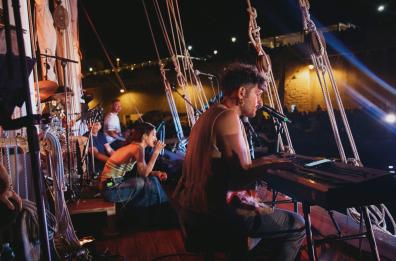 Il viaggio di Porto Rubino riparte da Vieste: la magia del mare incontra la musica
