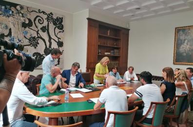 Lecce, la giunta Poli Bortone debutta ed ecco i primi colpi di spugna