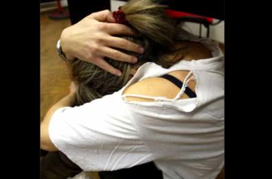 Melendugno, 13enne in vacanza accusa un animatore 17enne: «Sono stata violentata»
