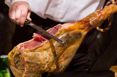Bat, alla Provincia prosciutti per tutti: così l'ingegnere arrestato corrompeva i funzionari