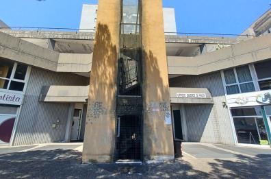 «Bari, gli uffici del Giudice di pace cadono a pezzi», indagati per frode i vertici delle società che li gestiscono