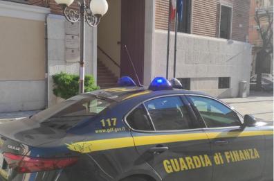 Trasportavano su un furgone pezzi di auto cannibalizzata: 3 arresti nel Foggiano