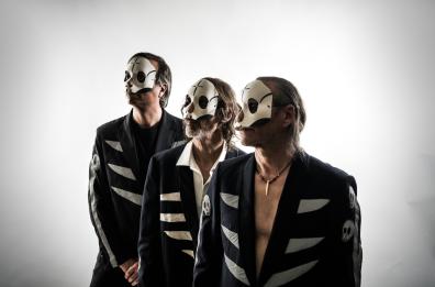 «L’immagine funziona se ti assomiglia», Tre Allegri Ragazzi Morti in concerto nel Brindisino