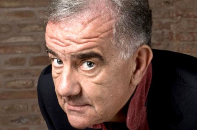 «La comicità deve essere sempre libera di esprimersi. No all’odio social»: Gene Gnocchi premiato a Vico