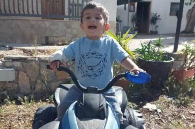 Paura a Locorotondo, scompare bimbo di 2 anni mentre gioca in giardino: l'appello del sindaco e la ricerca con gli elicotteri