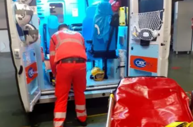 Anziano ha un malore mentre fa il bagno nel Foggiano: morto 84enne