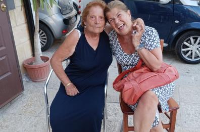 La storia di Giovanna, sfrattata a 82 anni: lascia la panchina e trova casa grazie alla «sua» Bari vecchia   