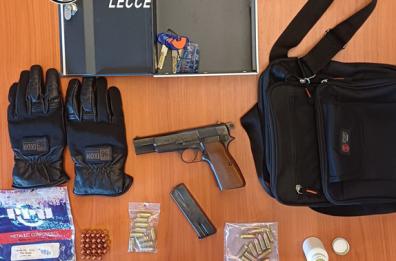 Spari contro abitazione nel Leccese, arrestati due 24enni