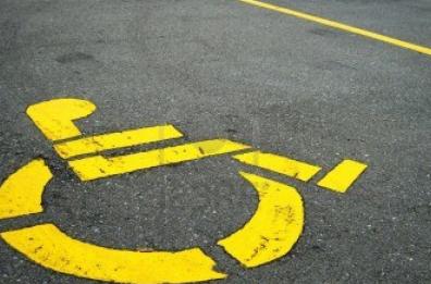 «Io disabile grave non riesco nella mia Castellana ad ottenere il pass per parcheggiare sotto casa»