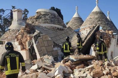 Cisternino,  esplosione in un trullo: morto un uomo sotto le macerie, grave la moglie ustionata FT/VD