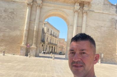 Il pizzaiolo tiktoker Errico Porzio dopo Bari sbarca anche a Lecce