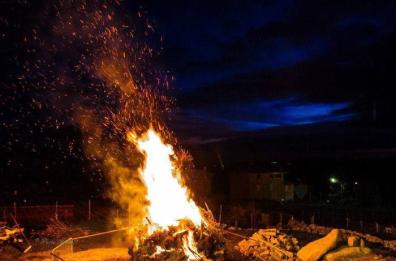 Stop ai falò e guerra ai bivacchi: ecco tutti i divieti di Ferragosto. Nel mirino c'è Gallipoli
