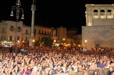 La Taranta pizzica Lecce, in piazza Libertini la tappa del tour