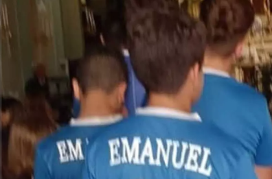 San Nicandro Garganico si ferma per l'ultimo saluto ad Emanuel, il 13enne morto in motorino  