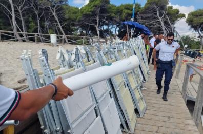 Melendugno, realizza un lido a Torre dell'Orso senza autorizzazione: denunciato
