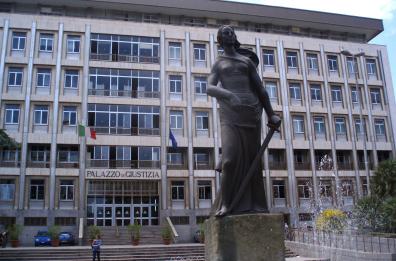 Paralisi ad un braccio per un errore nel parto: a Bari risarcimento dopo 20 anni