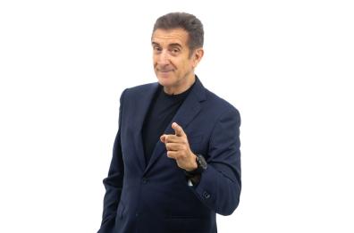 Ezio Greggio naturale: «Felice di piacere». Stasera lo spettacolo a Ostuni