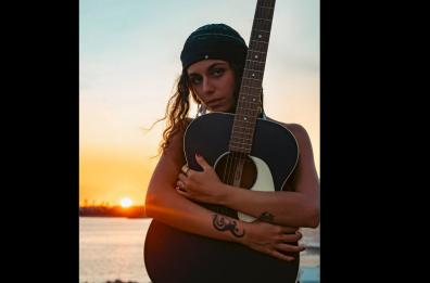 &laquo;La mia musica unisce uomo e natura&raquo;, parla la cantautrice barese Gea