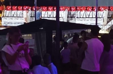 Paura a Capurso: si apre la chiusura di sicurezza della giostra, 17enne sbalzato fuori, in prognosi riservata