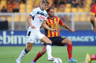 Fumogeno durante Lecce-Atalanta invade la pista di atletica: emesso un Daspo