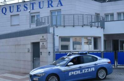 Barletta, rapinatore sprovveduto porta via un pc invece della cassa