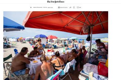 «Gli italiani rivendicano il diritto di pranzare banchettando sulla spiaggia»: e Bari finisce sul New York Times