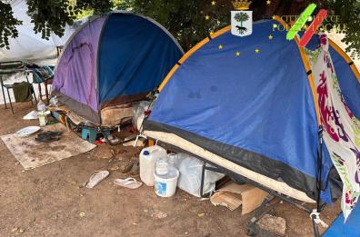 Lecce, la Polizia Locale sgombera un campeggio abusivo: operazione senza incidenti