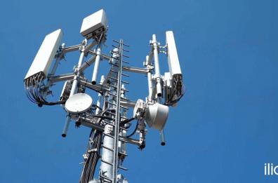 Pulsano, anziana si oppone ad antenna telefonica davanti casa e il Consiglio di Stato le dà ragione