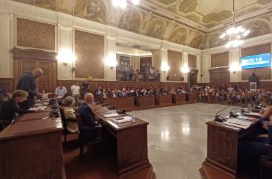 Bari, al Comune niente accordo in maggioranza. Salta di nuovo l'elezione del presidente del Consiglio
