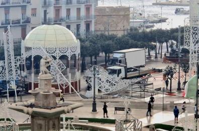 Nubifragio sul Barese, a Mola di Bari crollate le luminarie della festa patronale 