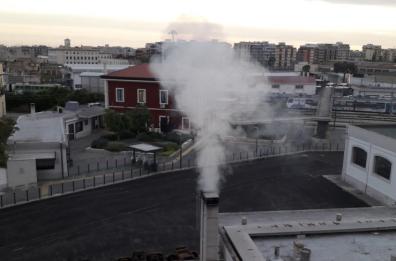 Bari, «Noi residenti del Quartierino costretti a respirare fumi»