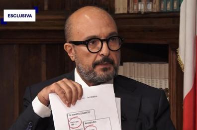 Gennaro, la bionda e quell’ombra di chat e video