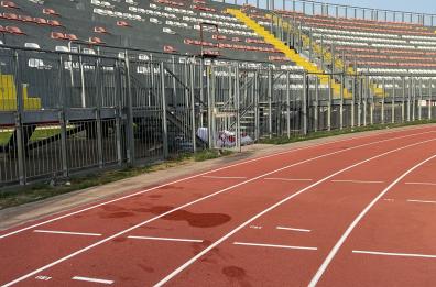 Barletta, pista di atletica danneggiata dai tifosi: era stata rimessa a nuovo da pochi giorni 