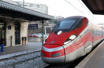 Basilicata, il ritorno del Frecciarossa e i lavori alla pista di Pisticci per uscire dall’isolamento