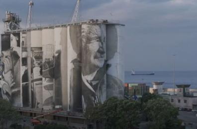 I silos del porto di Bari diventano opere d'arte con Van Helten