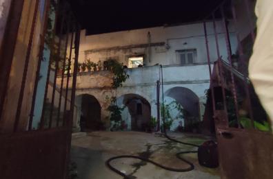 Paura a Muro Leccese, esplode bombola del gas in un appartamento: un ferito