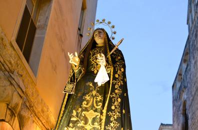 Castellana e l’Addolorata tra riti, frittelle e musica