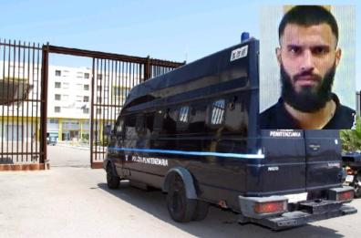 Era evaso dal carcere di Lecce il 14 settembre: catturato nelle campagne di Grumo Vito Gassi. Trasferito a Taranto