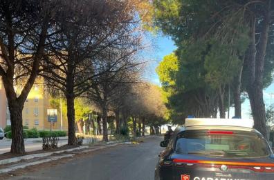 Perde il controllo dello scooter e va a sbattere: 20enne muore all'alba a Brindisi, andava al lavoro