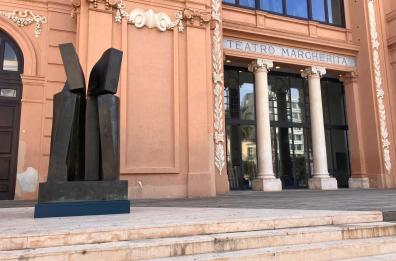 Bari, installate le opere di  Giò Pomodoro e Luciano Minguzzi in piazza della Cattedrale e davanti al Teatro Margherita
